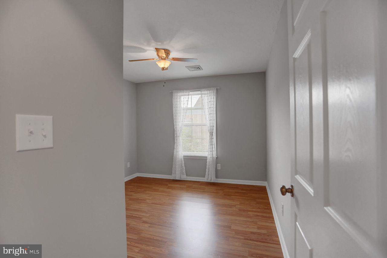 20 Colonial Ct