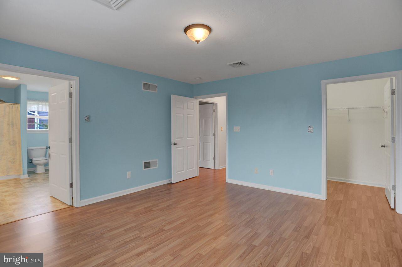 20 Colonial Ct