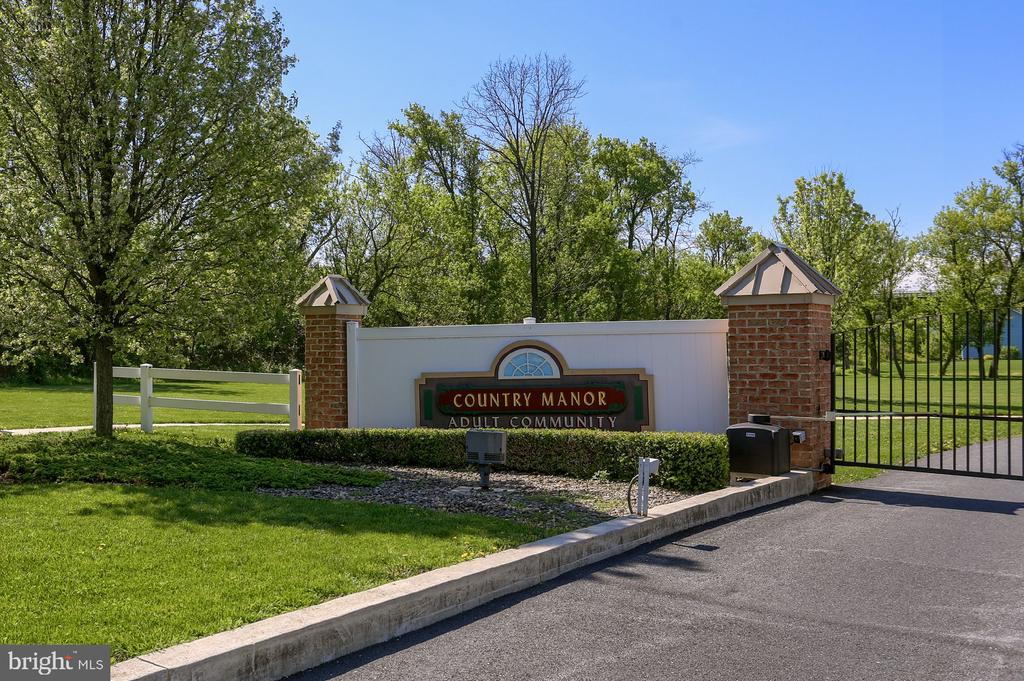 20 Colonial Ct