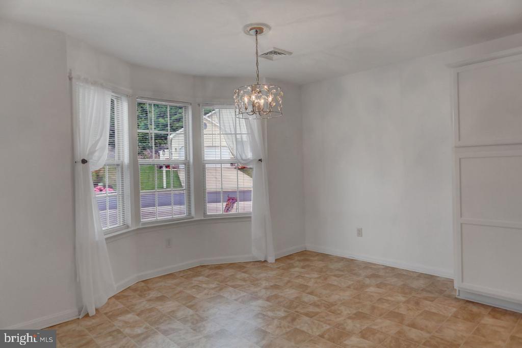 20 Colonial Ct