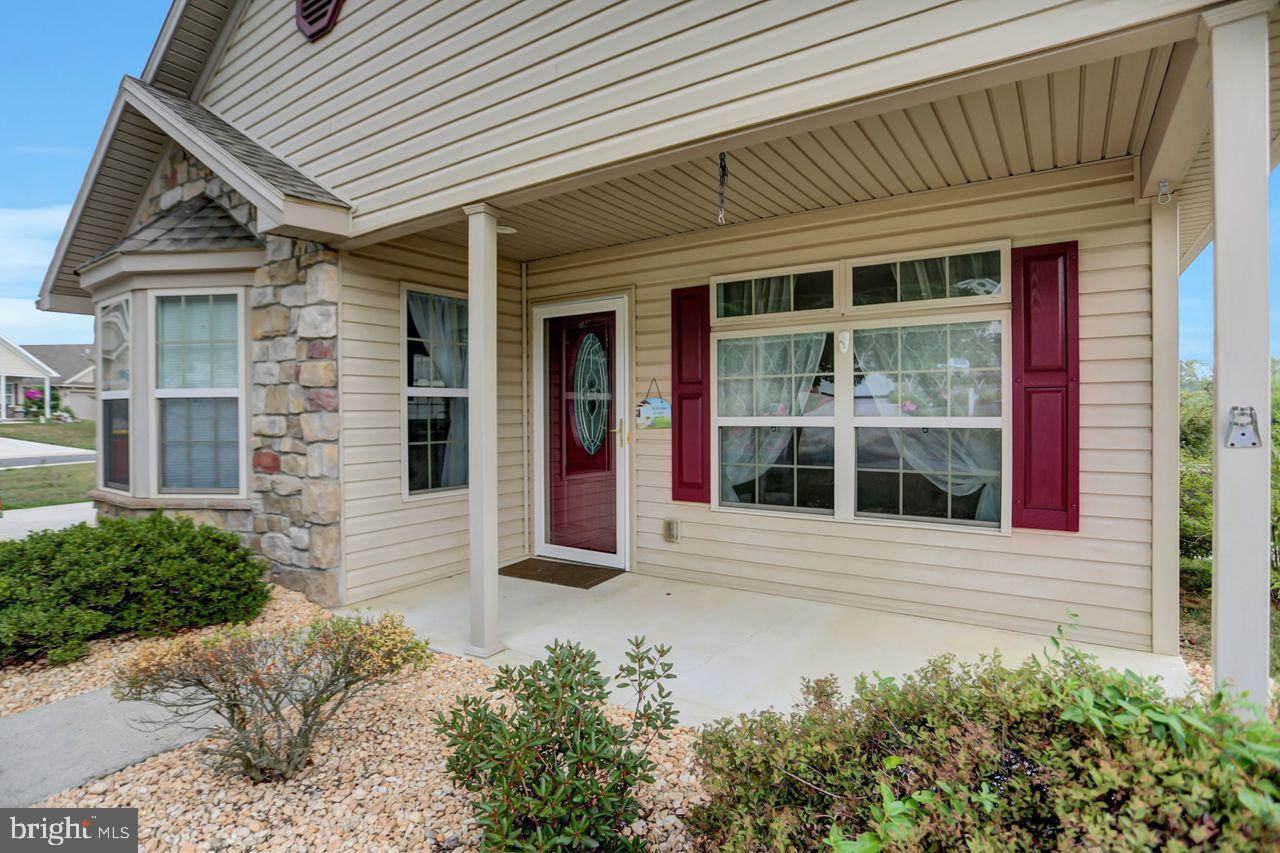 20 Colonial Ct