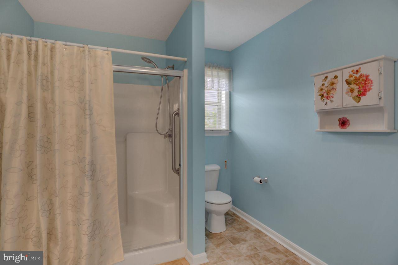 20 Colonial Ct