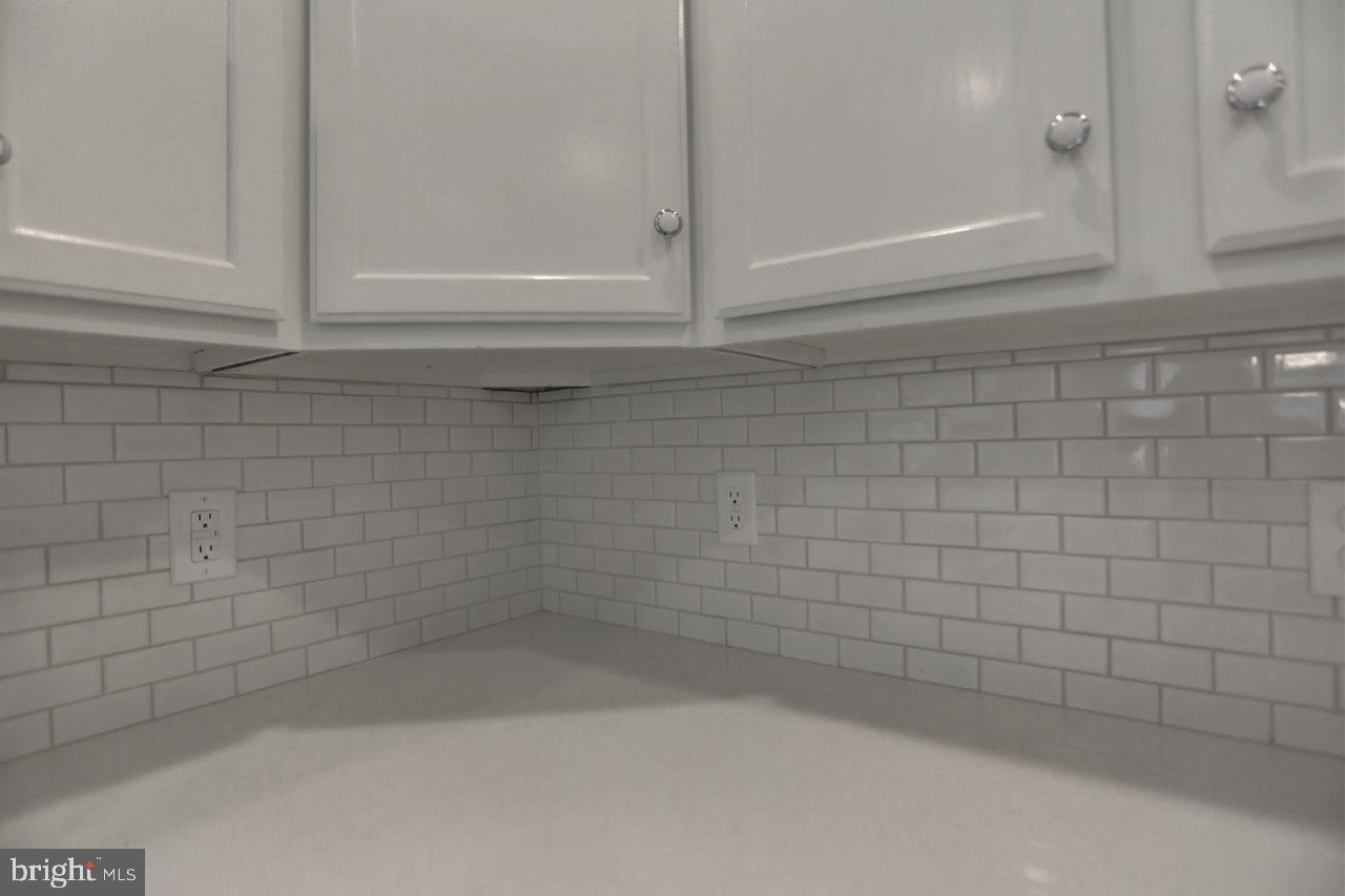 20 Colonial Ct