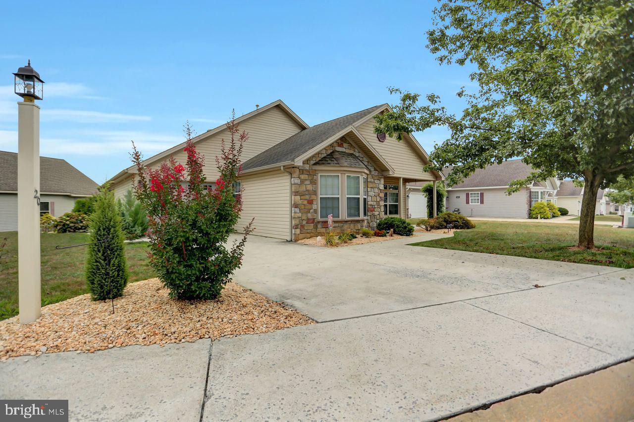 20 Colonial Ct