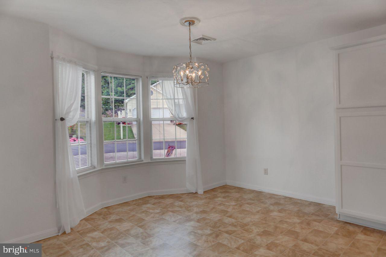 20 Colonial Ct