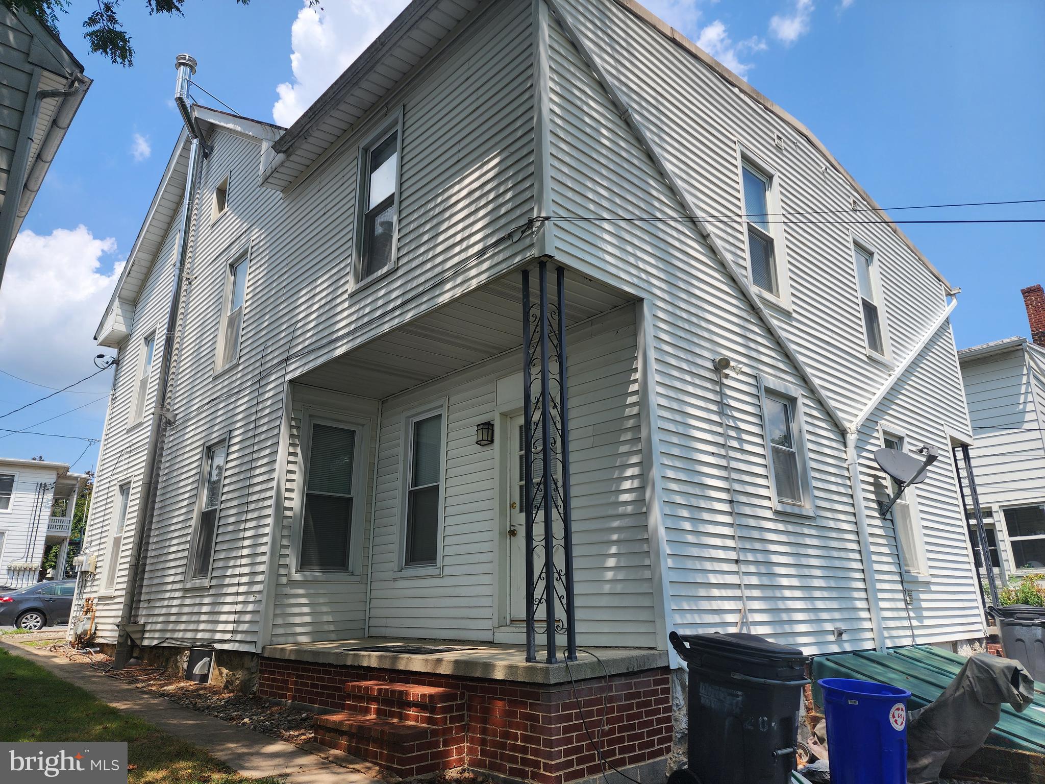 204 E GARFIELD ST