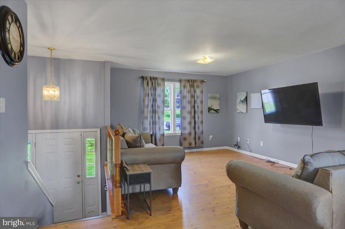 25 Carla Dr
