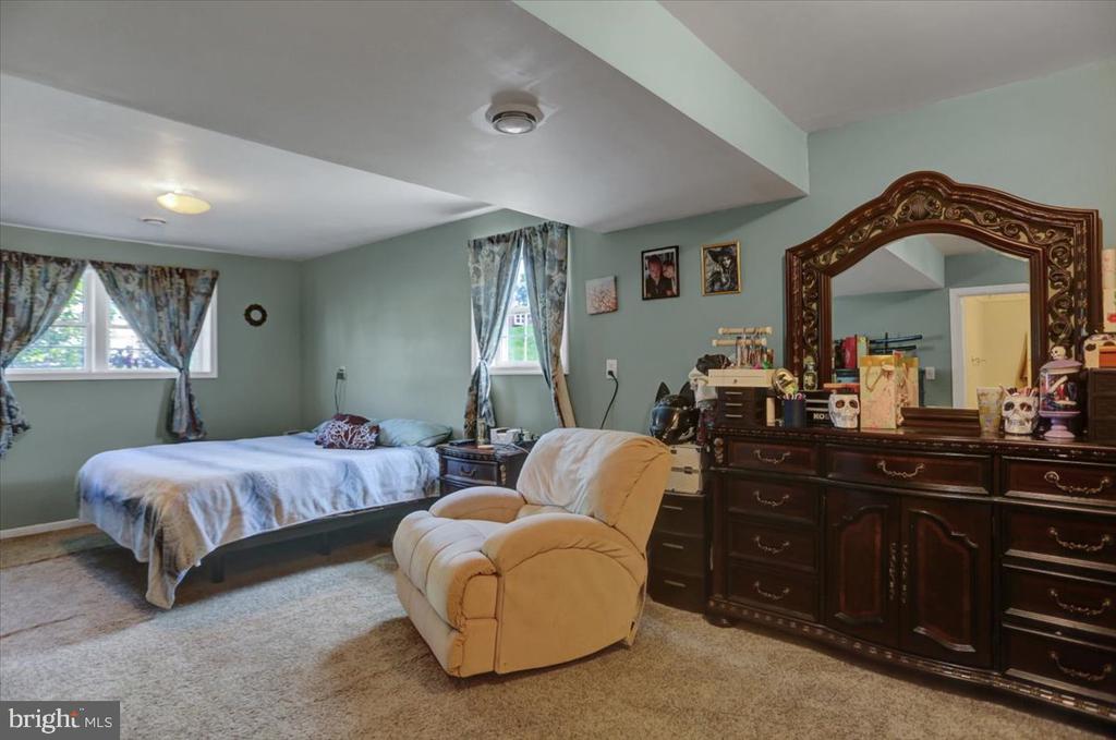 25 Carla Dr