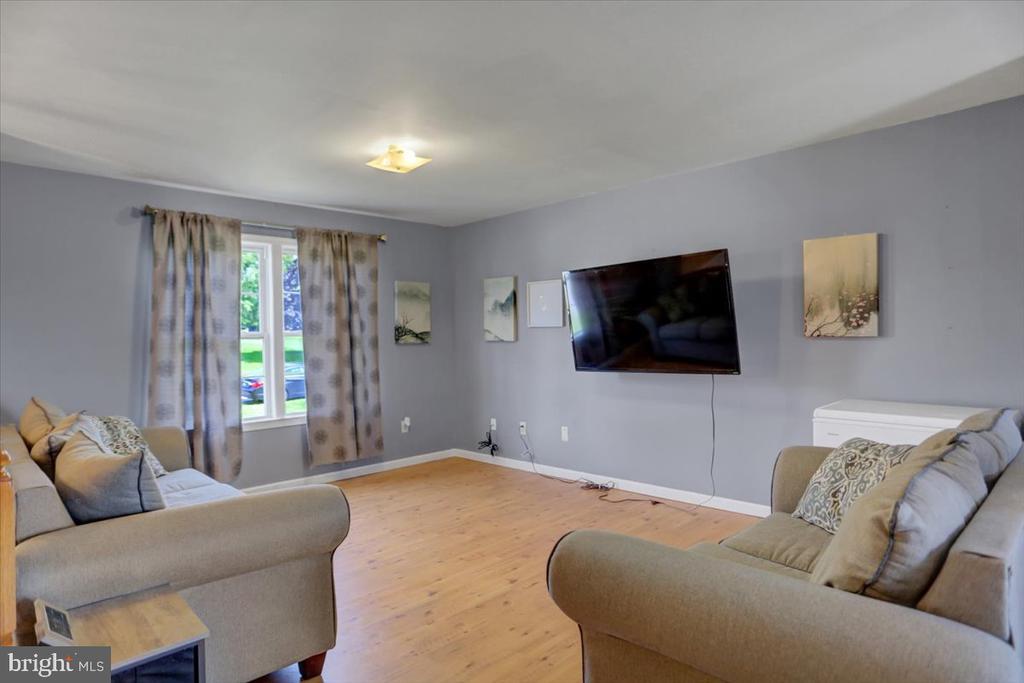 25 Carla Dr