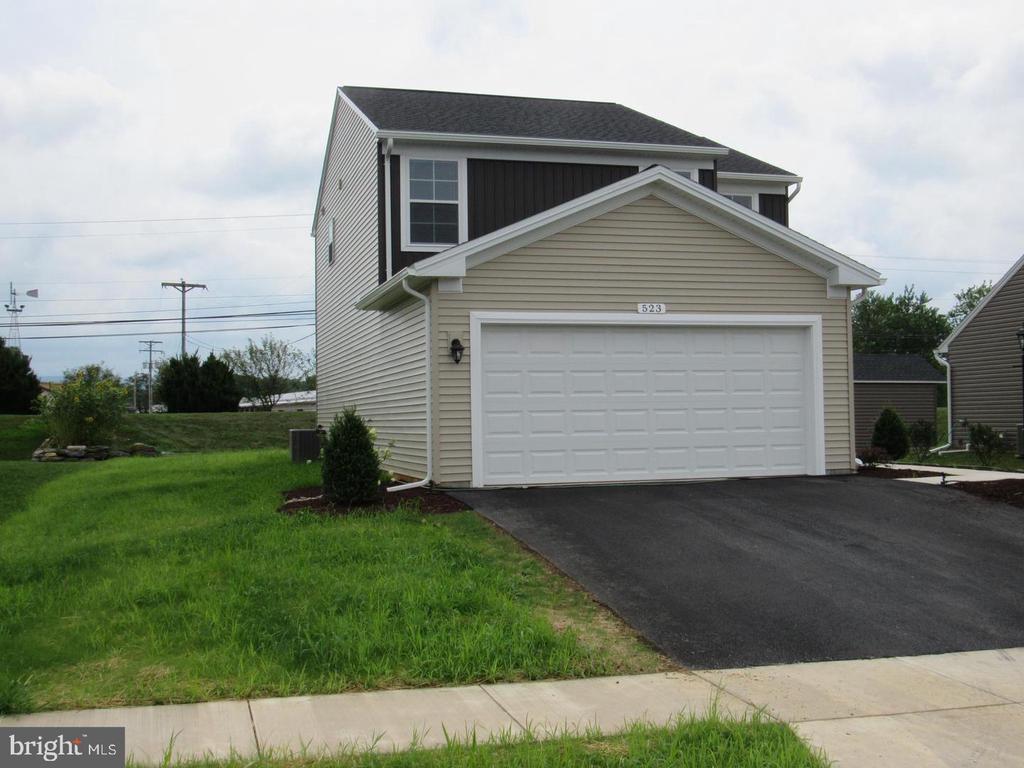523 CAMBRIDGE LN