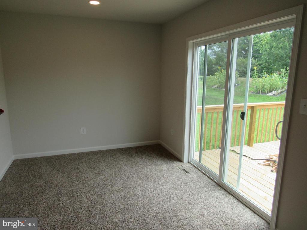 523 CAMBRIDGE LN
