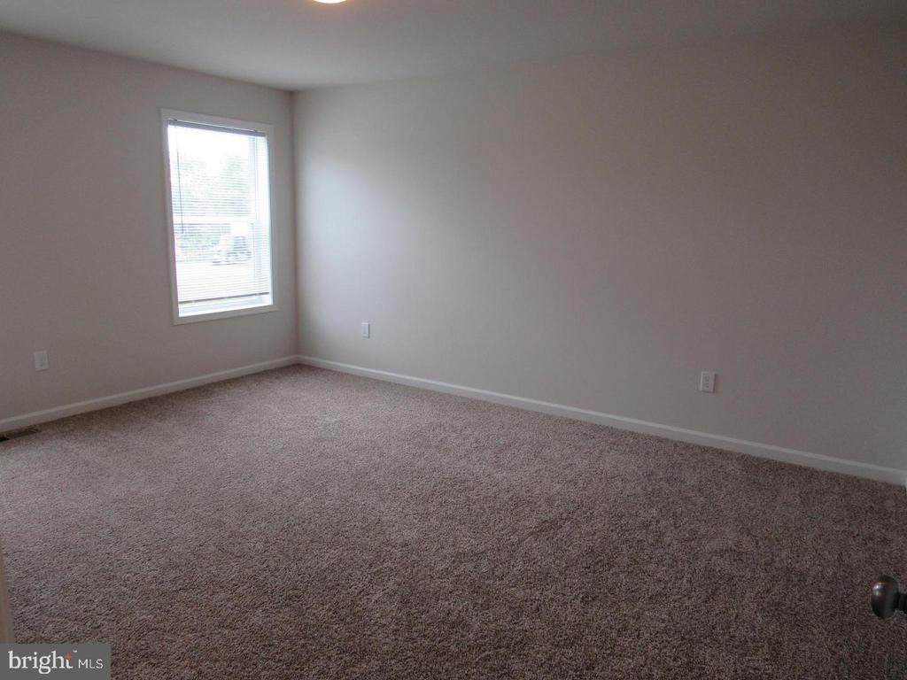 523 CAMBRIDGE LN