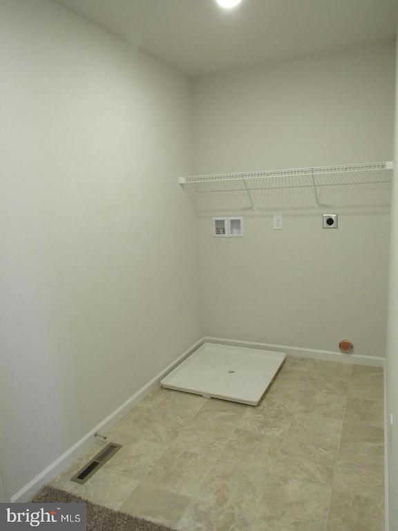 523 CAMBRIDGE LN