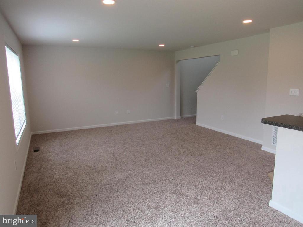 523 CAMBRIDGE LN