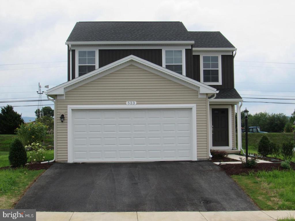 523 CAMBRIDGE LN