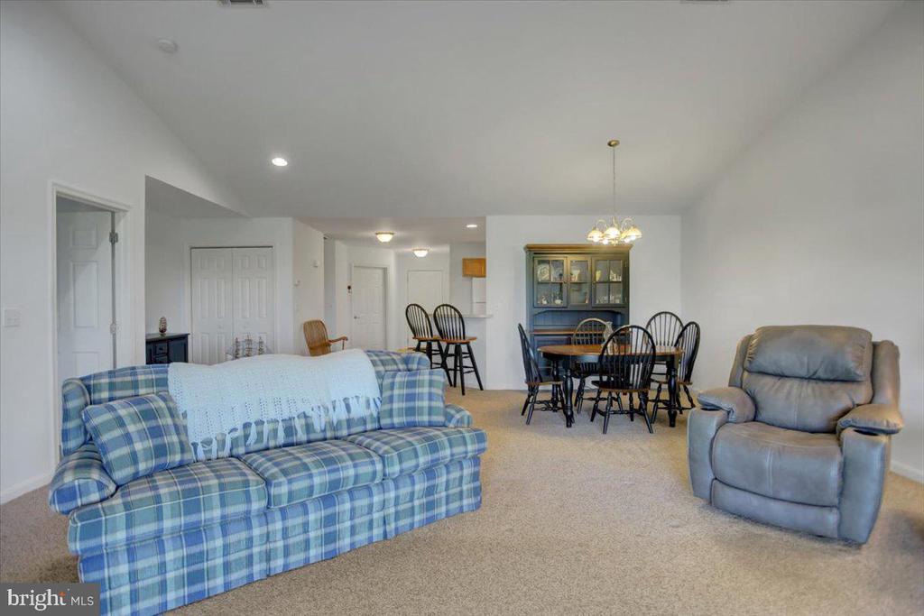 125 Blackbird Ln