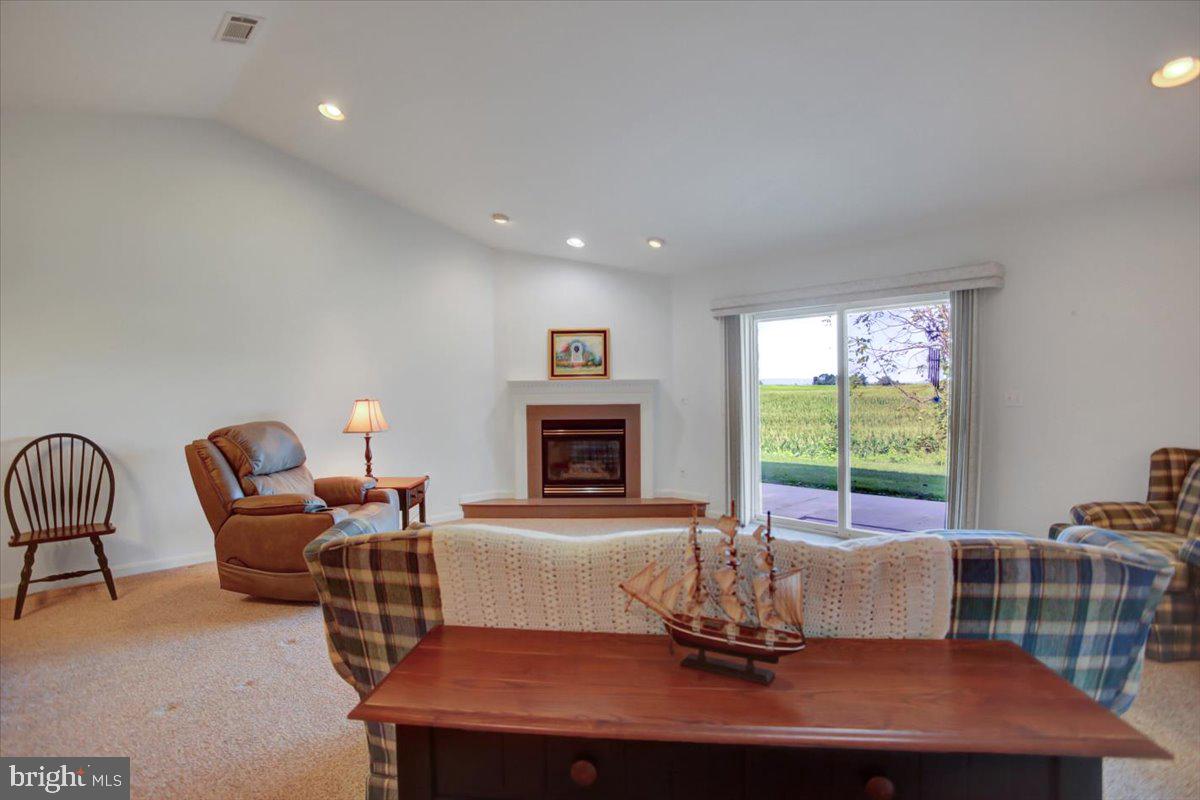 125 Blackbird Ln