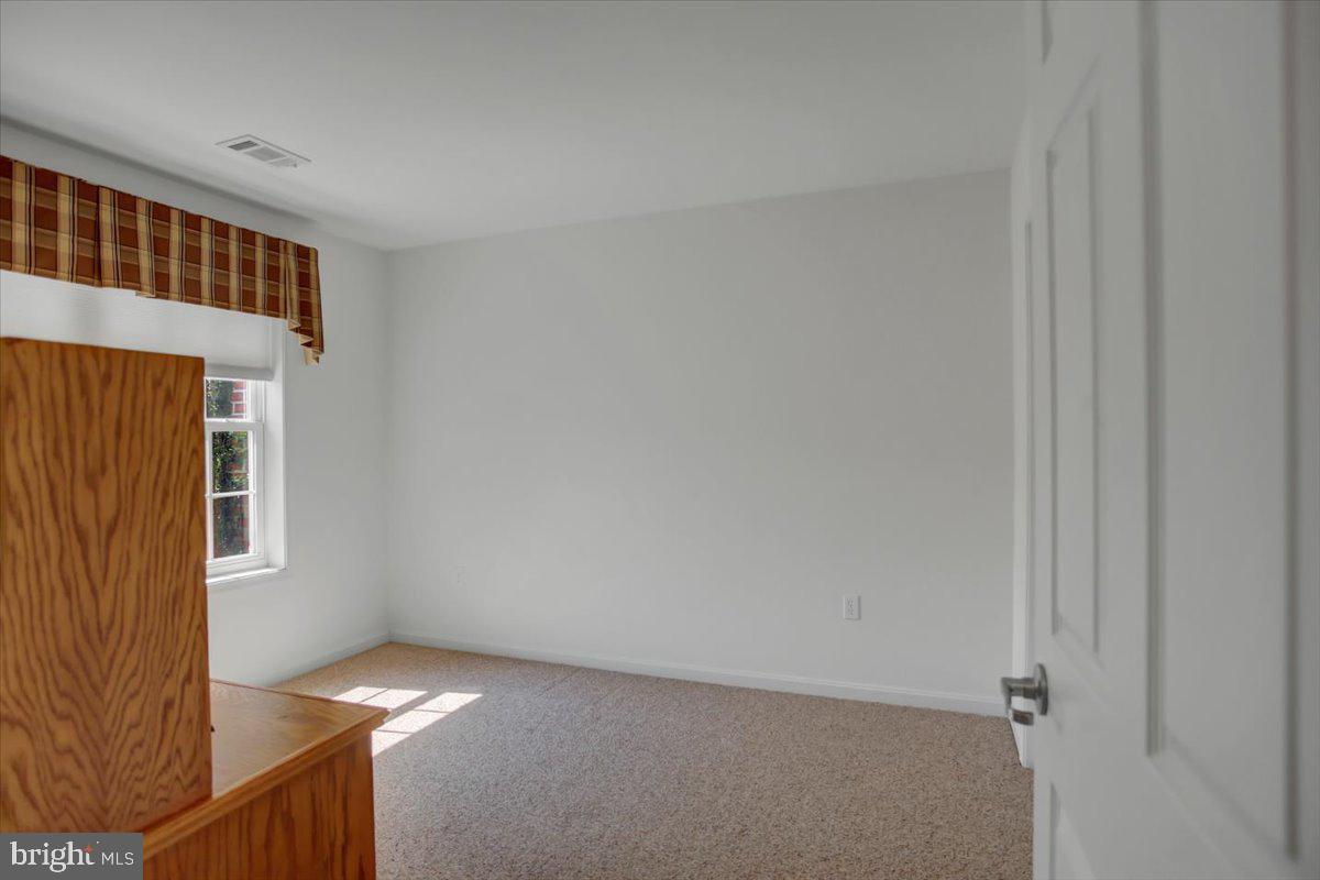 125 Blackbird Ln
