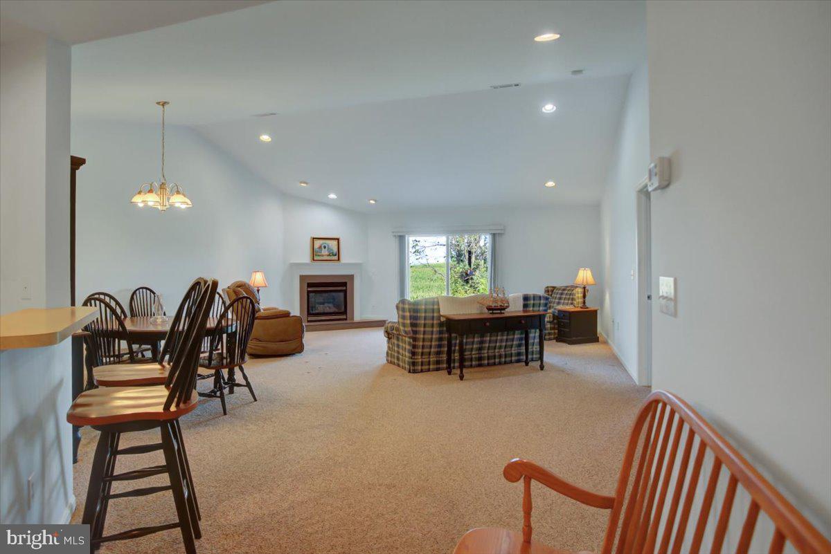 125 Blackbird Ln