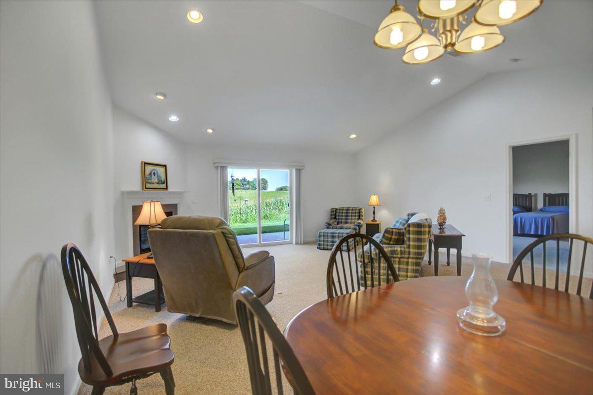 125 Blackbird Ln