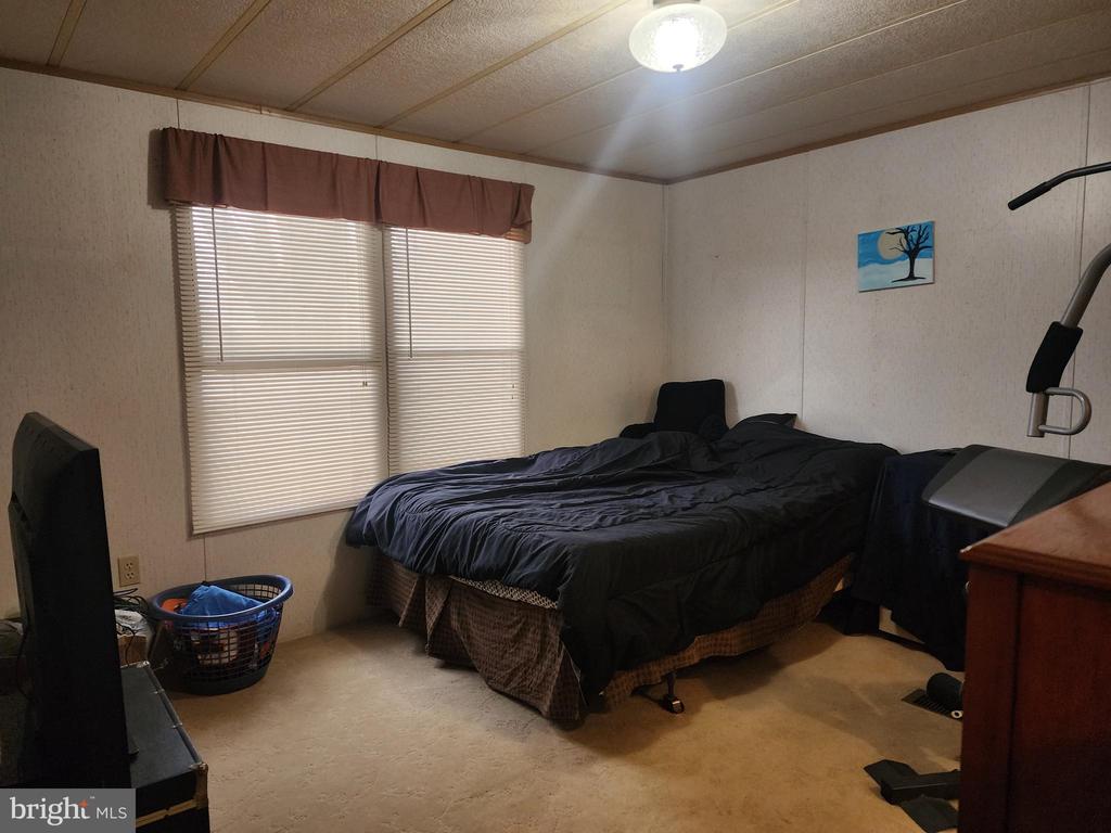 5 Robin Dr