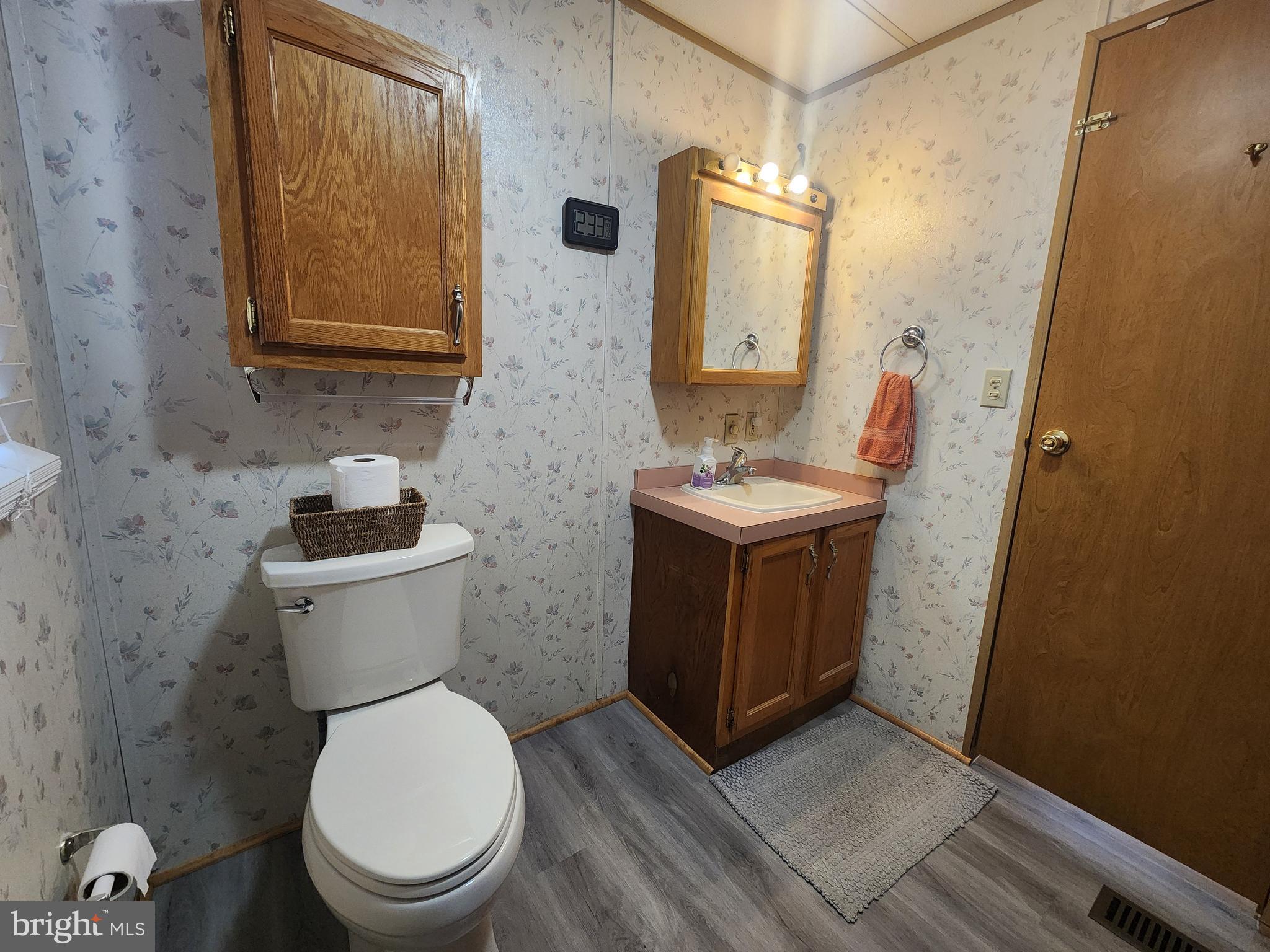 5 Robin Dr