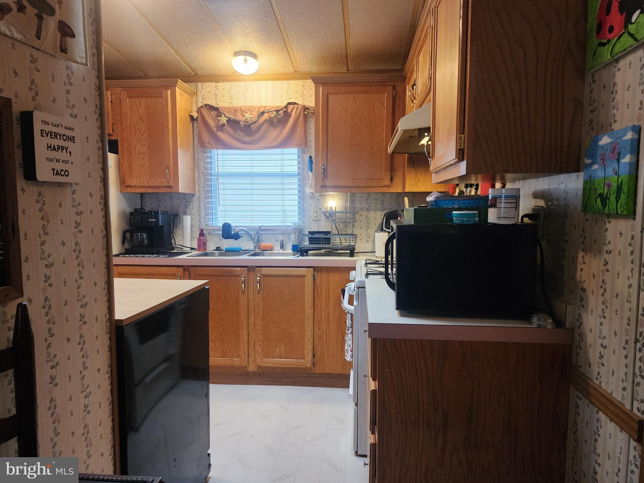 5 Robin Dr