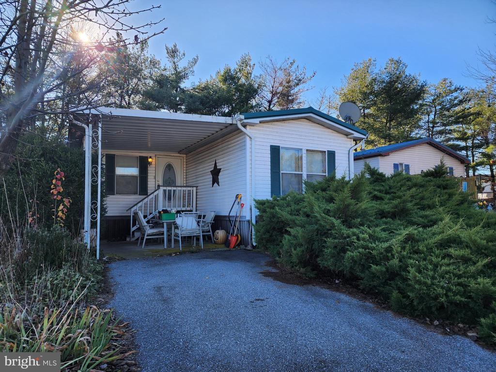 5 Robin Dr