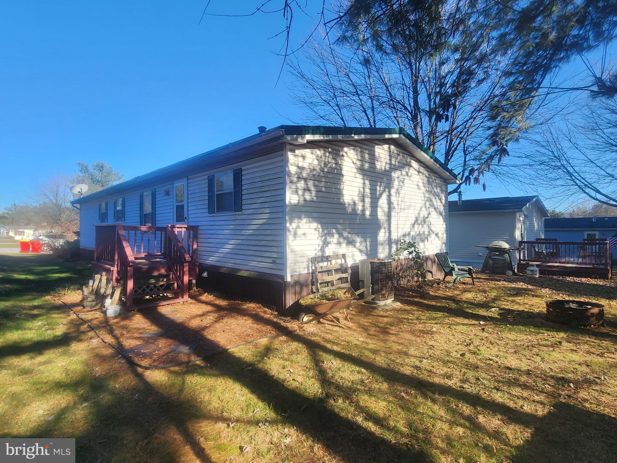 5 Robin Dr
