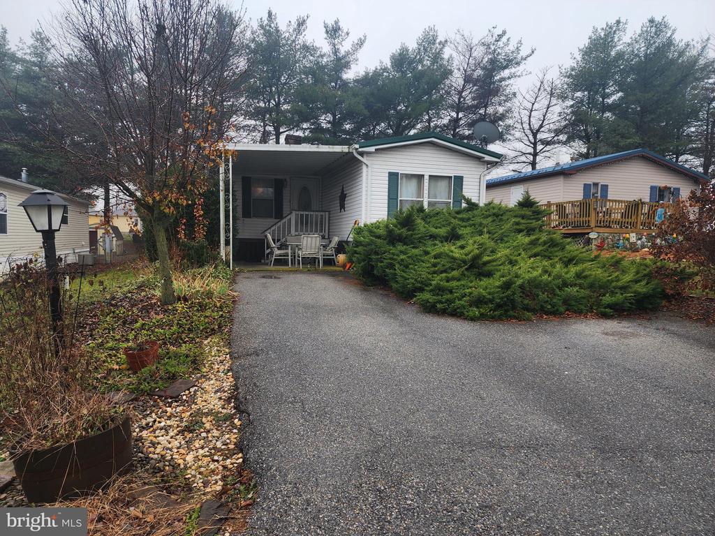 5 Robin Dr