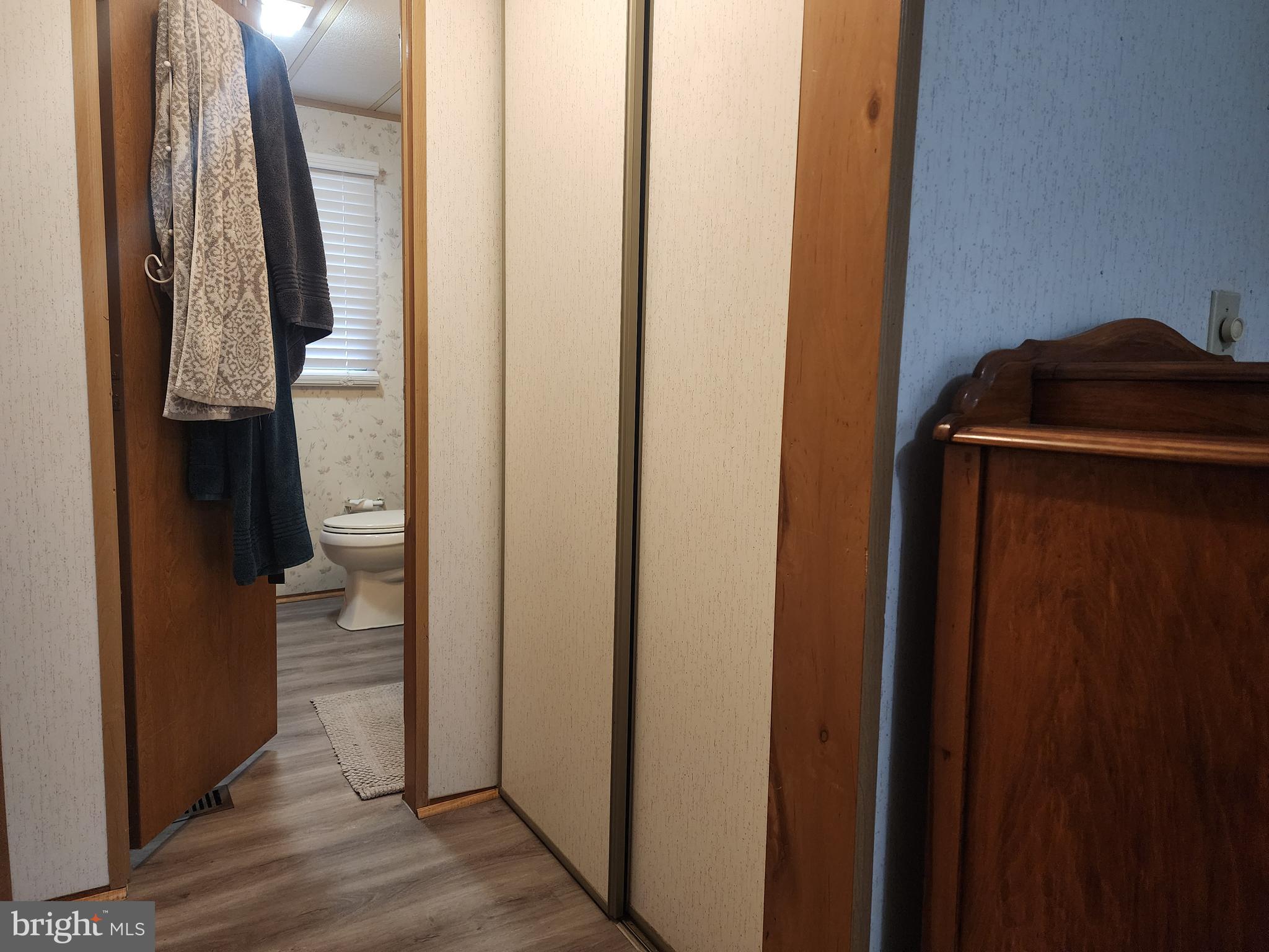 5 Robin Dr