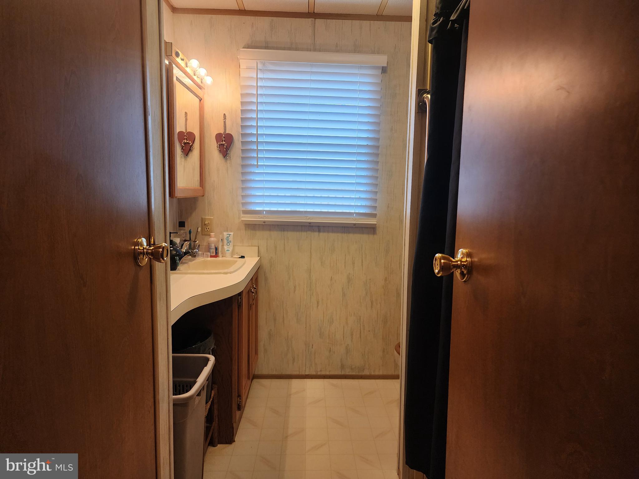 5 Robin Dr