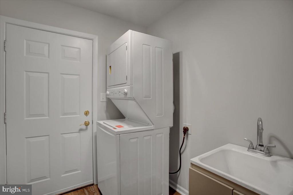 71 Lantern Ln