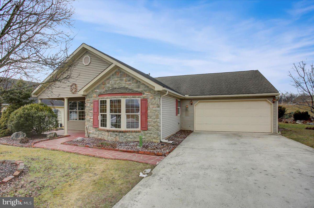71 Lantern Ln