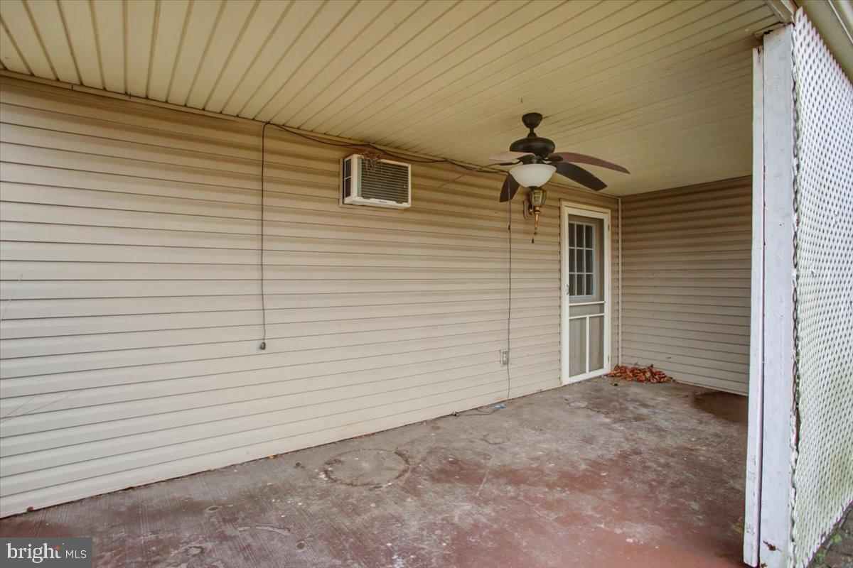 71 Lantern Ln