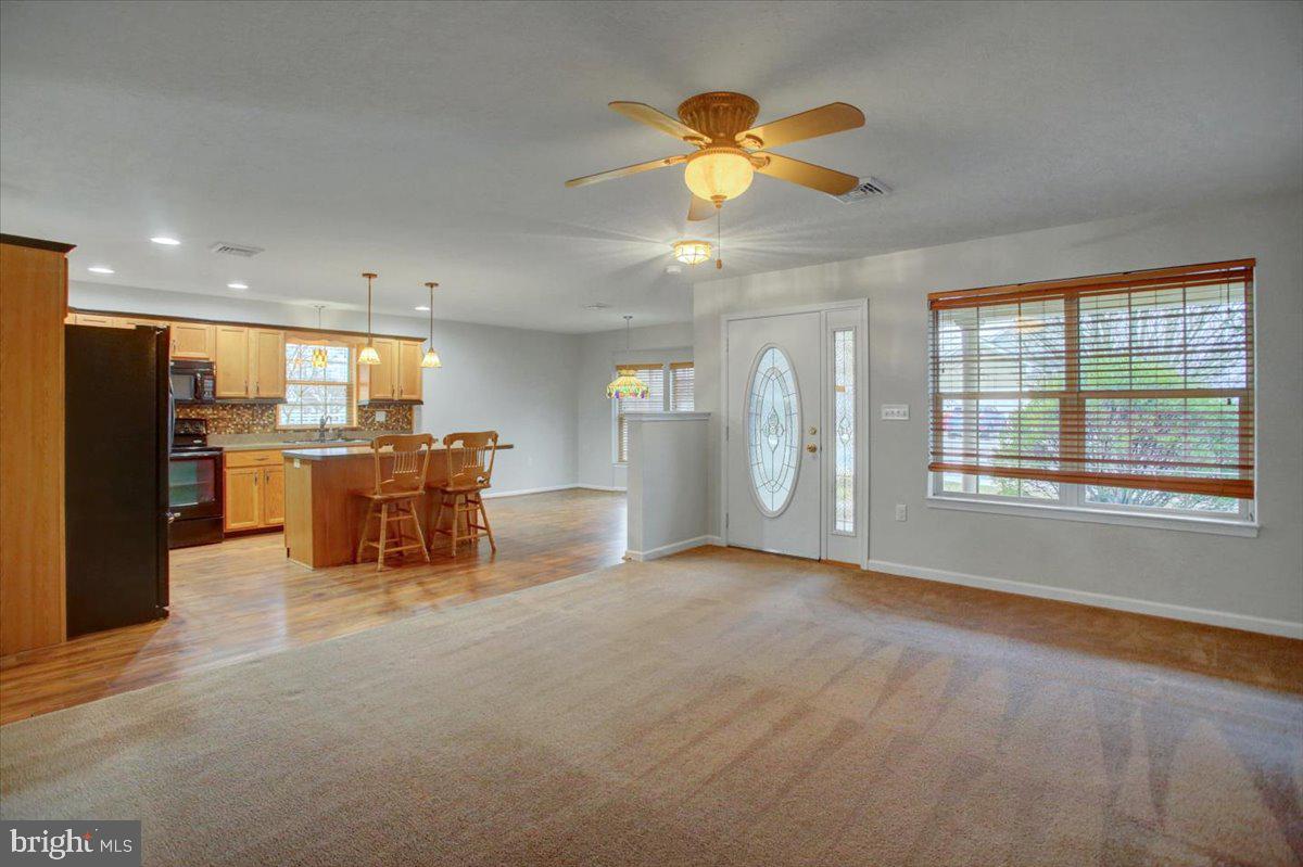 71 Lantern Ln