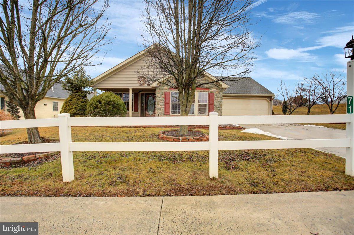 71 Lantern Ln