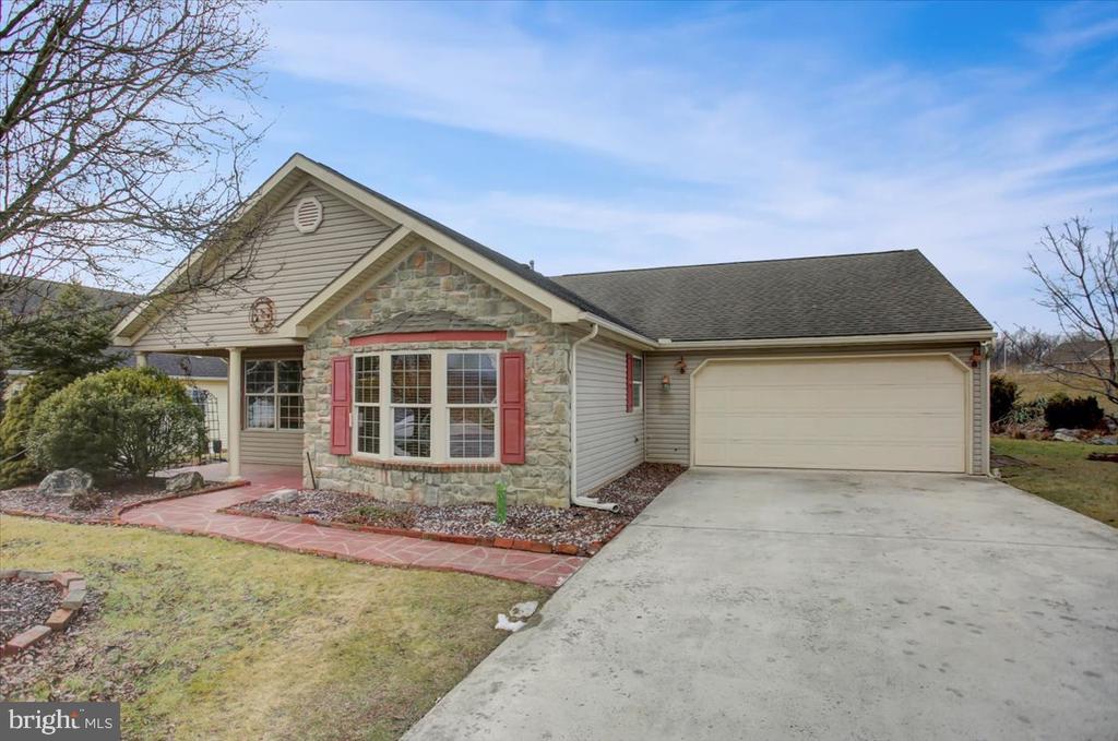 71 Lantern Ln