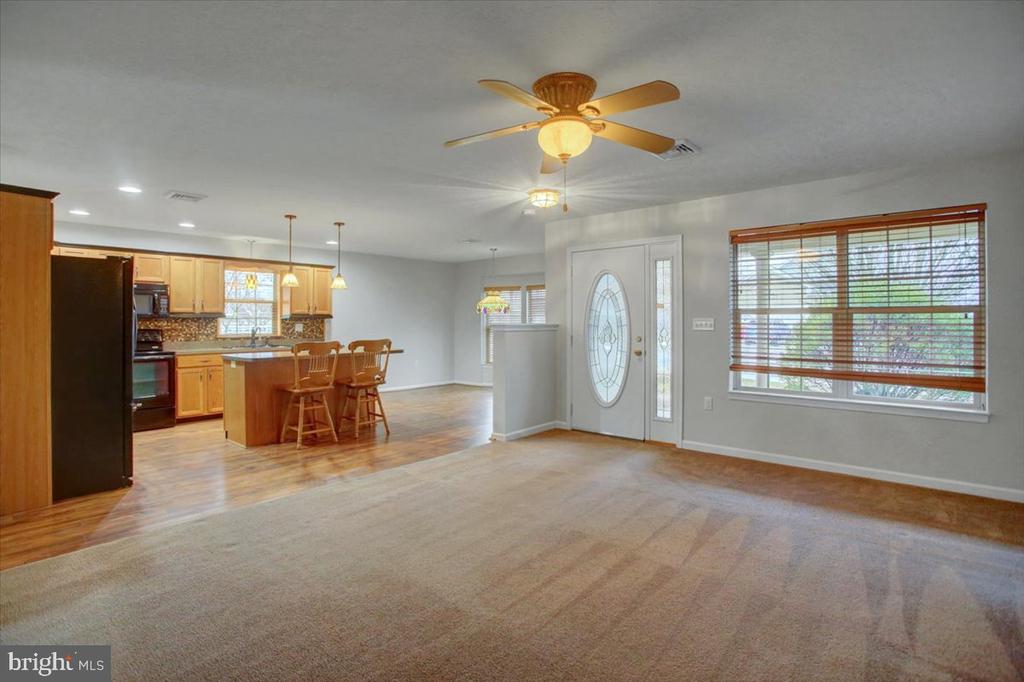 71 Lantern Ln
