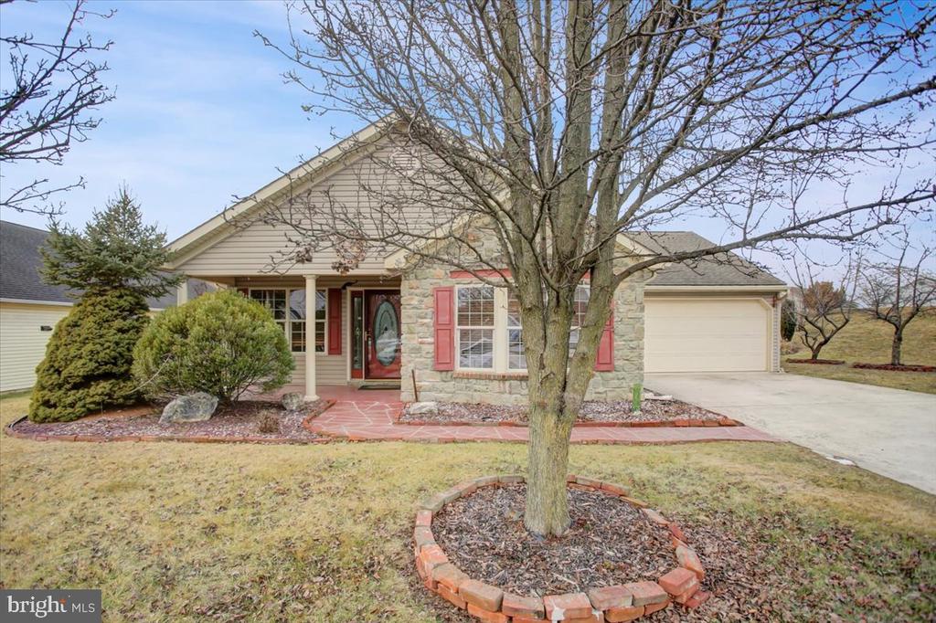 71 Lantern Ln