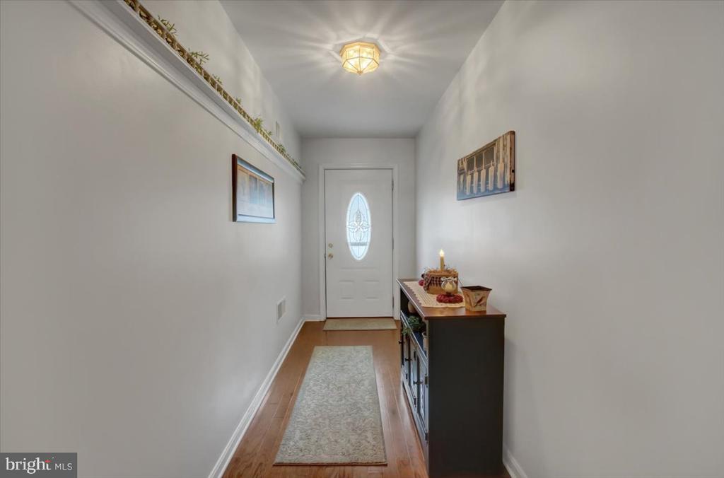 73 Lantern Ln