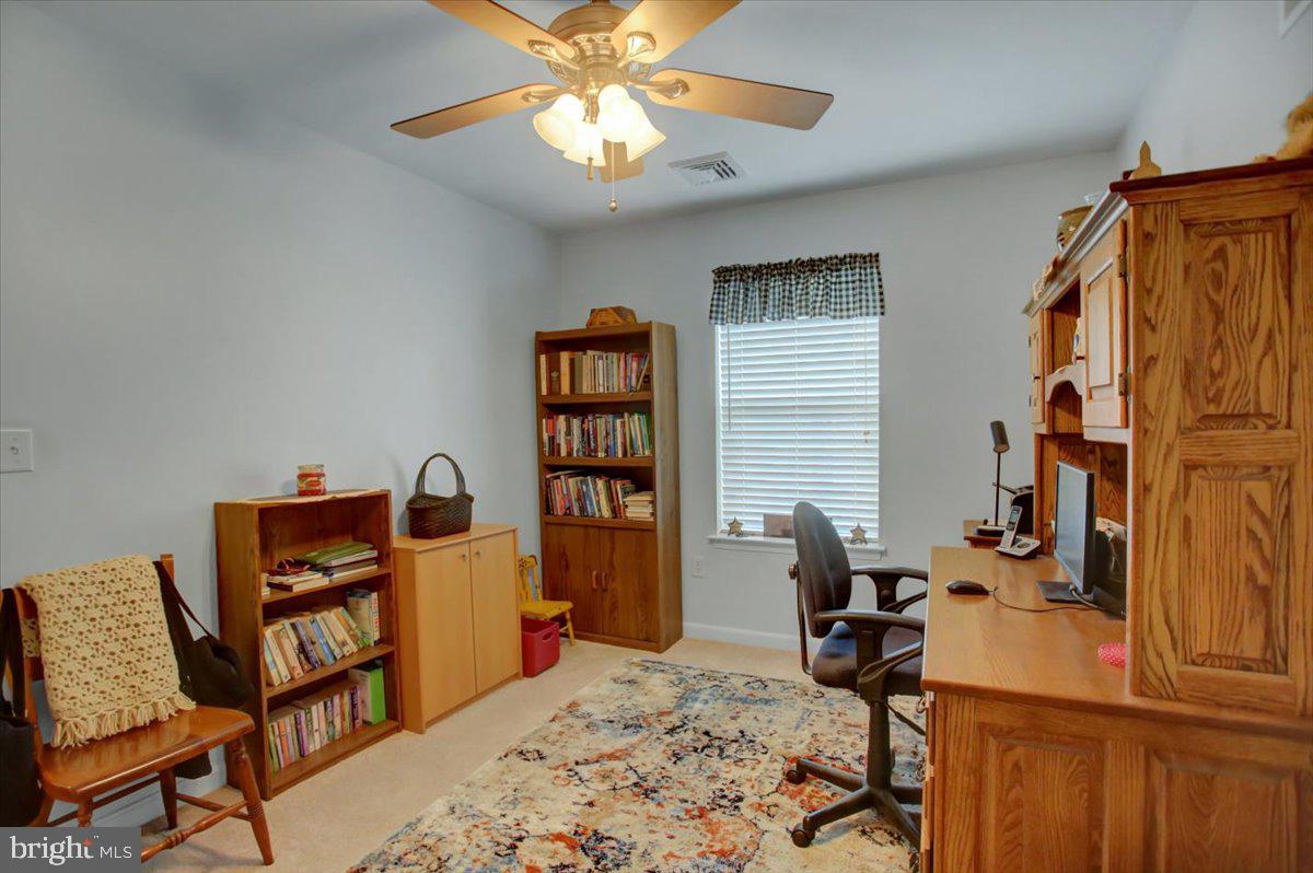 73 Lantern Ln