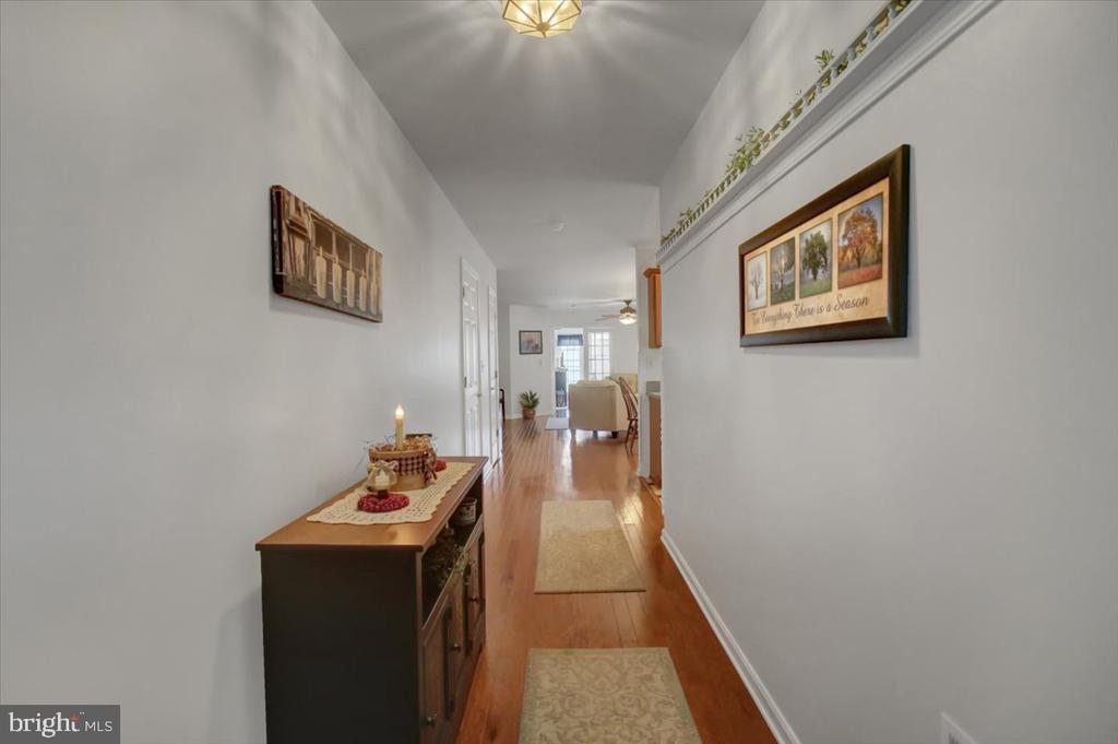 73 Lantern Ln