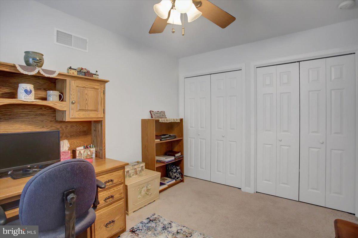 73 Lantern Ln