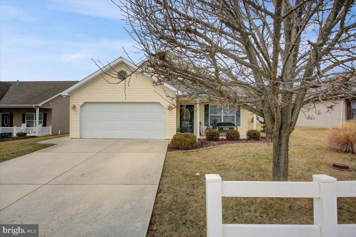 73 Lantern Ln
