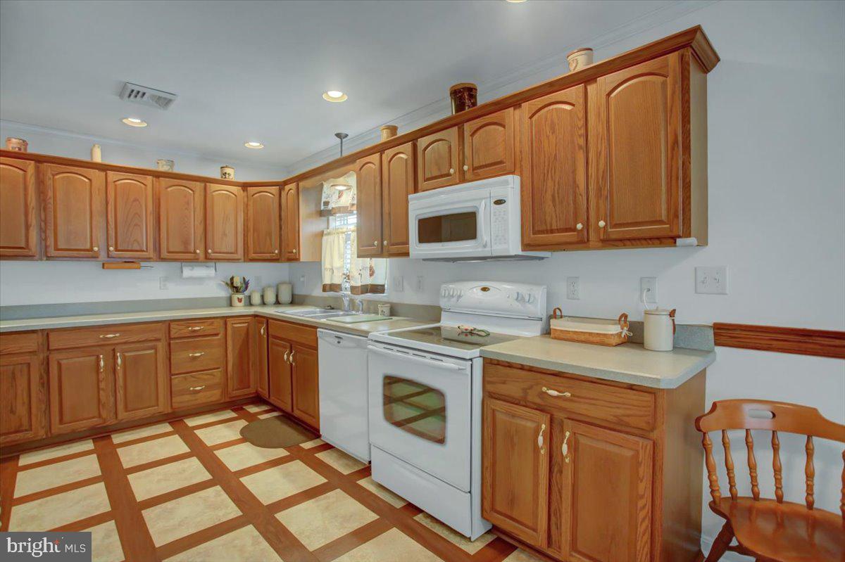 73 Lantern Ln