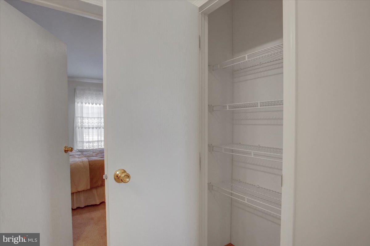 4 Lantern Ln