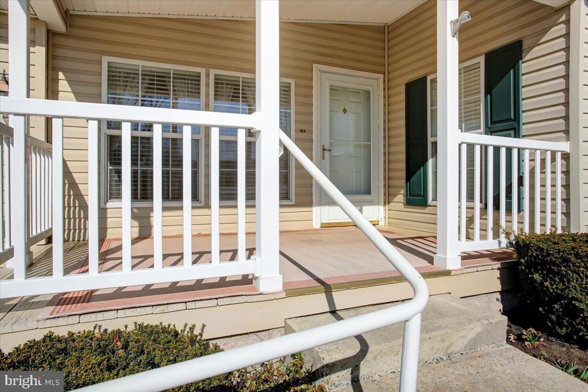 4 Lantern Ln