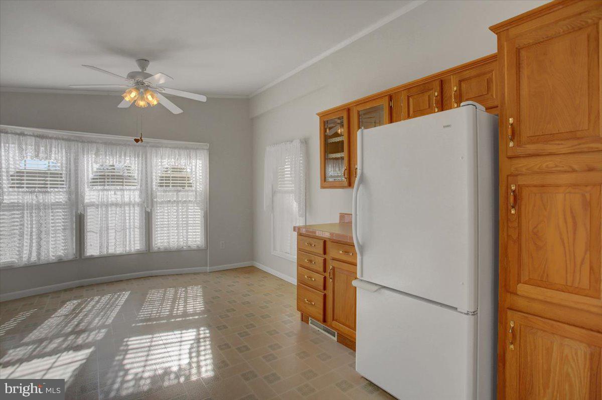 4 Lantern Ln