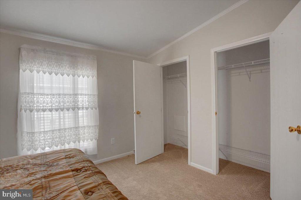 4 Lantern Ln